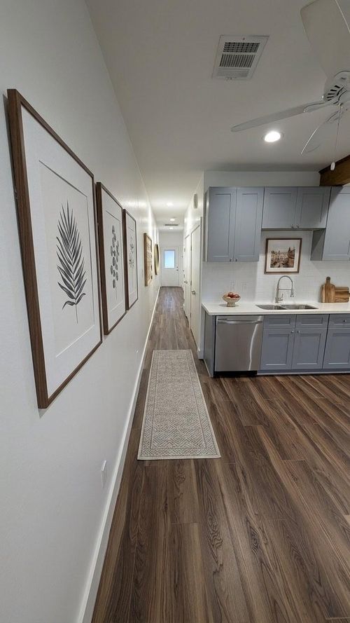 407 1/2 Winnie St, Houston, TX, 77009-8050 | Card Image