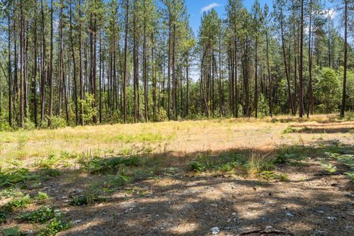 2376 Lonnon Way, Grants Pass, OR, 97527-8814 | Card Image