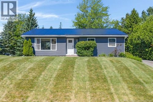 16 Brook St, Quispamsis, NB, E2G1P3 | Card Image