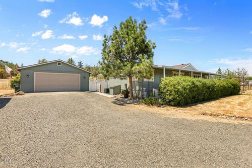 63 Rogue River Dr, Eagle Point, OR, 97524-9796 | Card Image