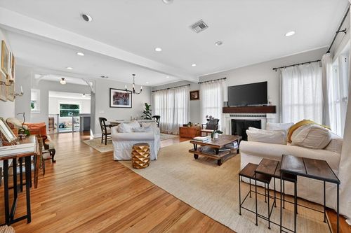 818 Claremore Dr, West Palm Beach, FL, 33401-7640 | Card Image