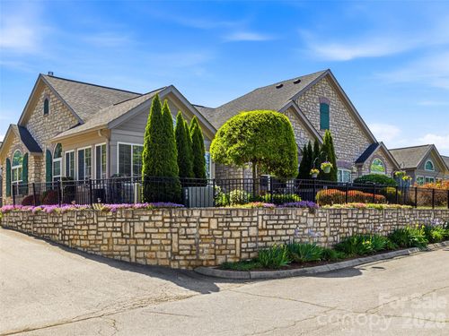 174 Summerfield Pl, Flat Rock, NC, 28731-9201 | Card Image