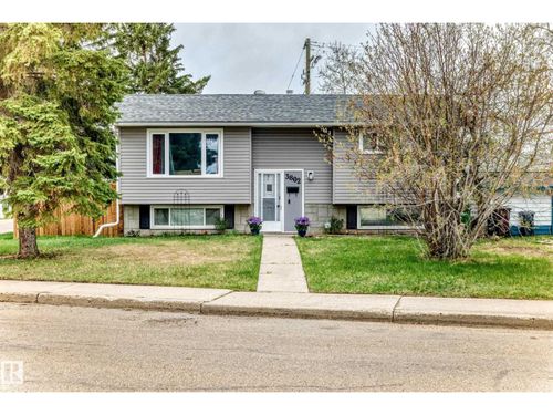 3802 52 St, Wetaskiwin, AB, T9A1M4 | Card Image