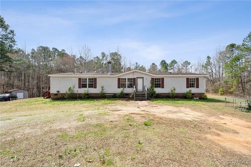 390 Union Woods Dr, Brodnax, VA, 23920-3301 | Card Image