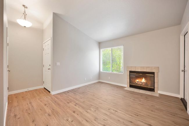 Living Room | Image 7