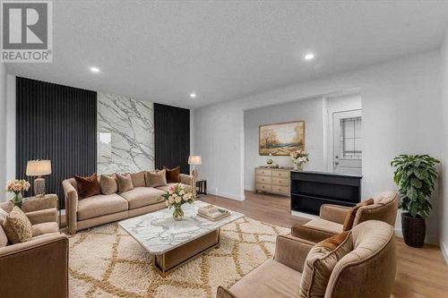4123 30 Ave Se, Calgary, AB, T2B0H3 | Card Image