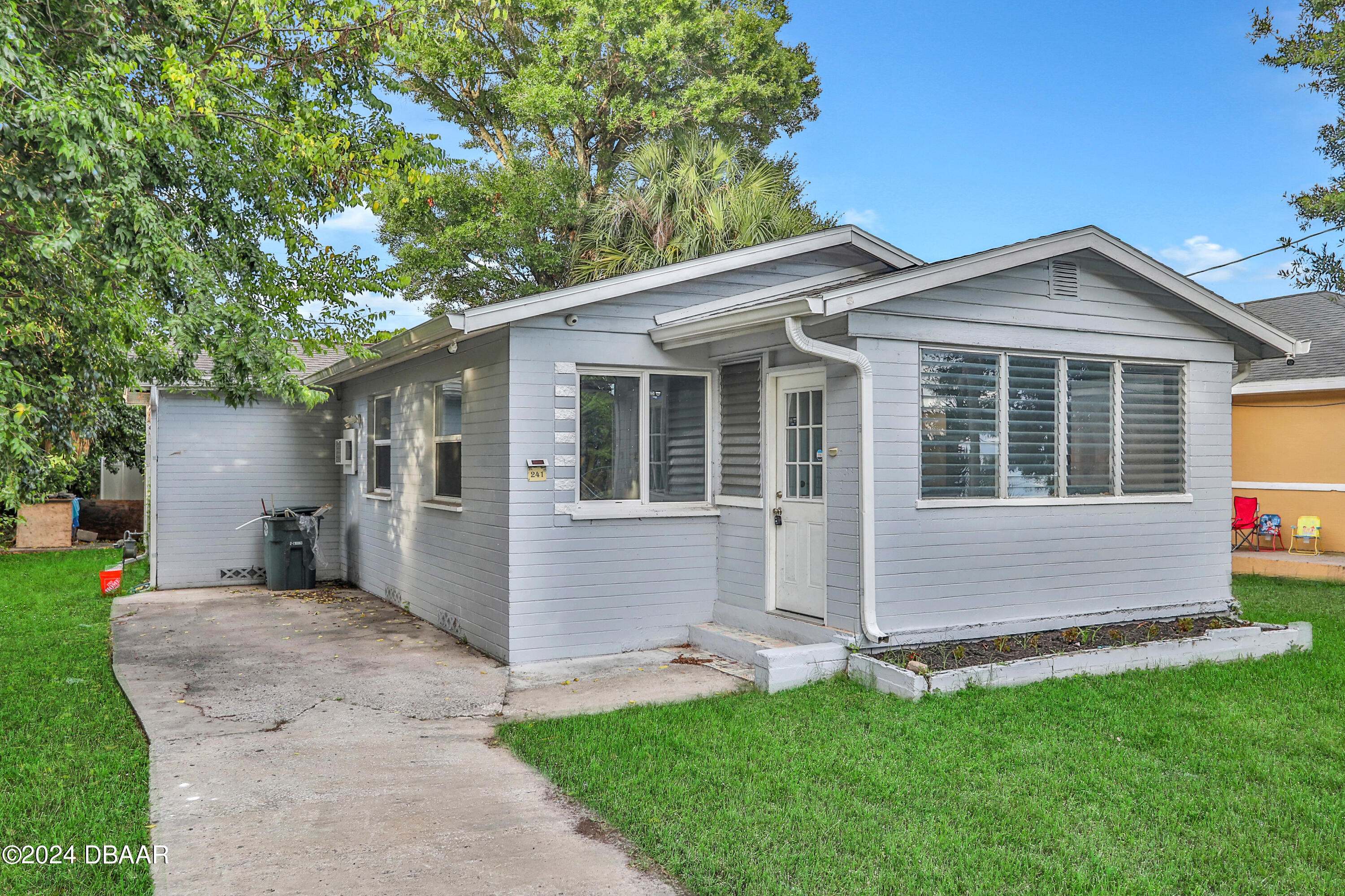Jefferson St, Daytona Beach, FL 32114