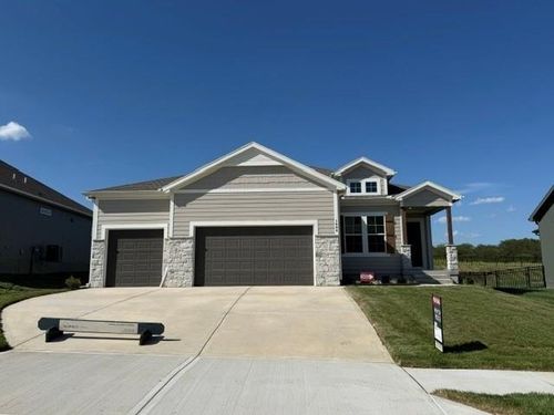 1608 Sw Arbor Park Dr, Lee's Summit, MO, 64082-4224 | Card Image