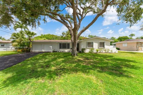 0-9121 Ridgeland Dr, Cutler Bay, FL, 33157-8858 | Card Image