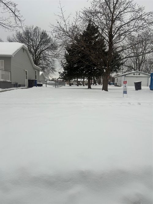 00 Burson St, Des Moines, IA, 50316 | Card Image