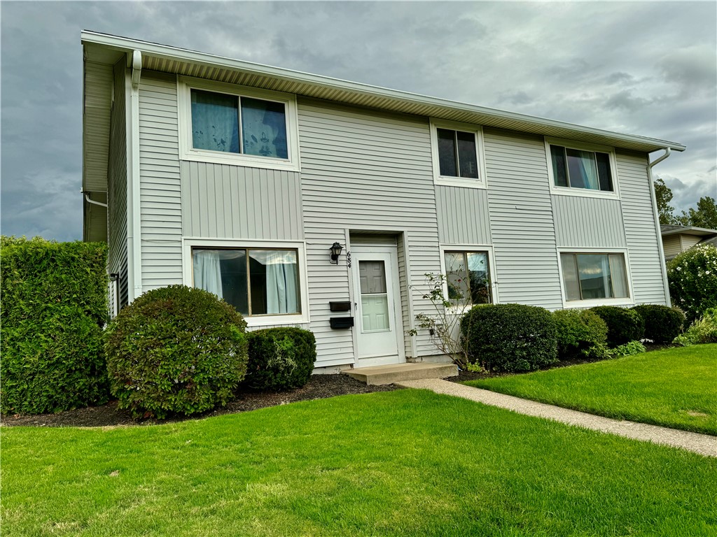 Eastbrooke Ln, Rochester, NY 14618