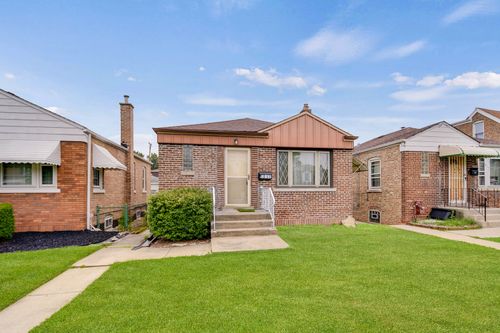 5551 S Kenneth Ave, Chicago, IL, 60629-4801 | Card Image