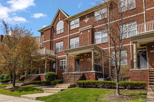 3091 Camden Dr, Troy, MI, 48084-7021 | Card Image