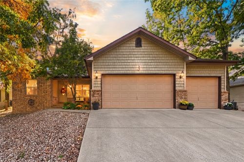 3 Rockhill Ln, Bella Vista, AR, 72715-4802 | Card Image