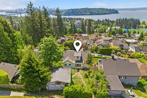 1013 Duchess Ave, West Vancouver, BC, V7T1G8 | Card Image