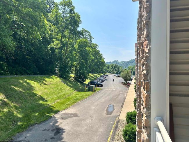 7205 University Commons Dr, Condo with 4 bedrooms, 4 bathrooms and 3 parking in Morgantown WV | Image 24