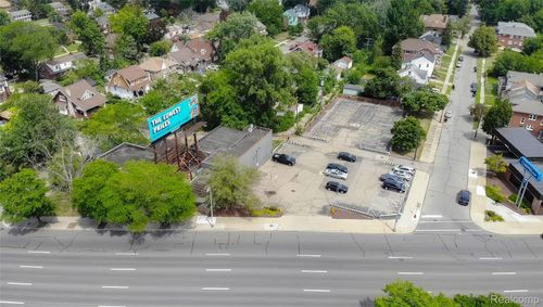 18326 Woodward Ave, Detroit, MI, 48203-1917 | Card Image