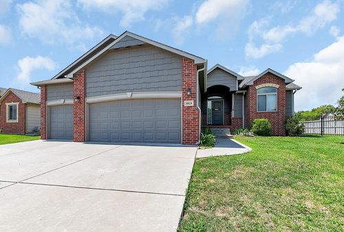 8824 N Saddlebrook Ct, Park City, KS, 67147-7311 | Card Image