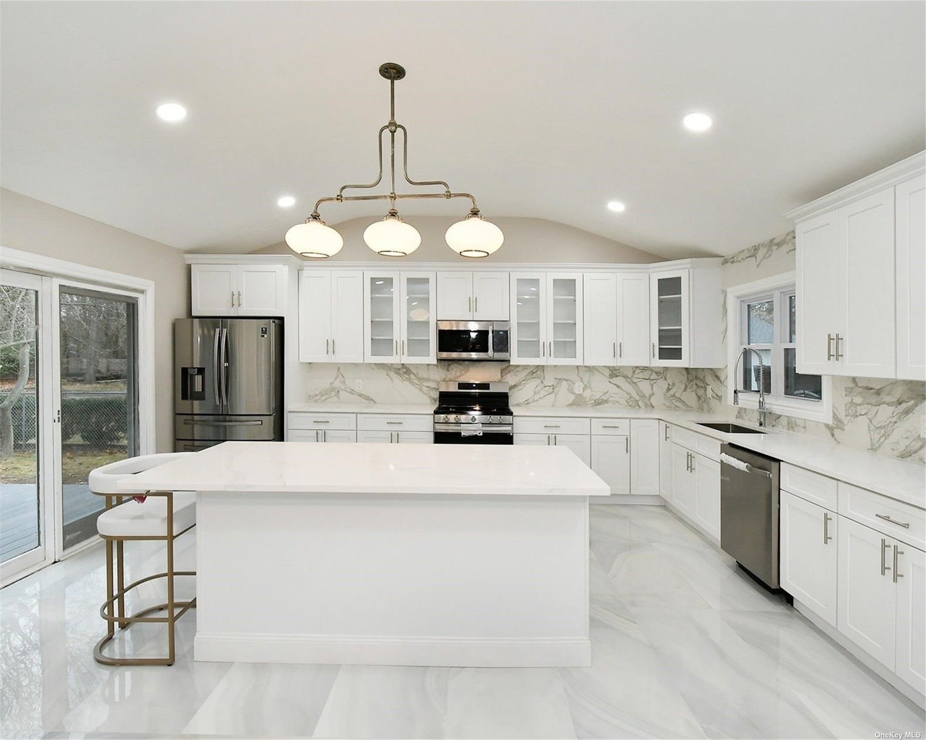 Gaymor Rd, Hauppauge, NY 11788