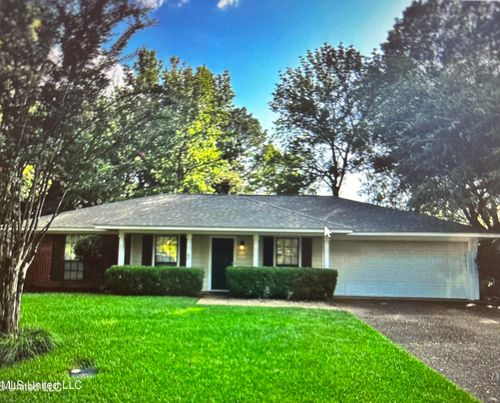 95 Twin Oaks Dr, Madison, MS, 39110-8937 | Card Image