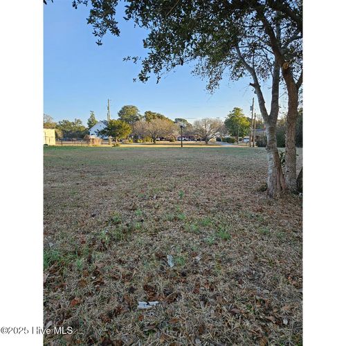 305 Soundview Dr, Cape Carteret, NC, 28584-9766 | Card Image