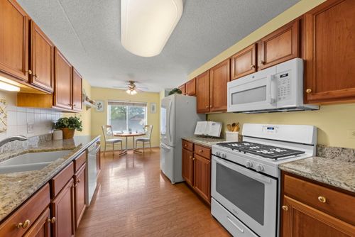 201-31 E Grove St, Lombard, IL, 60148-2397 | Card Image