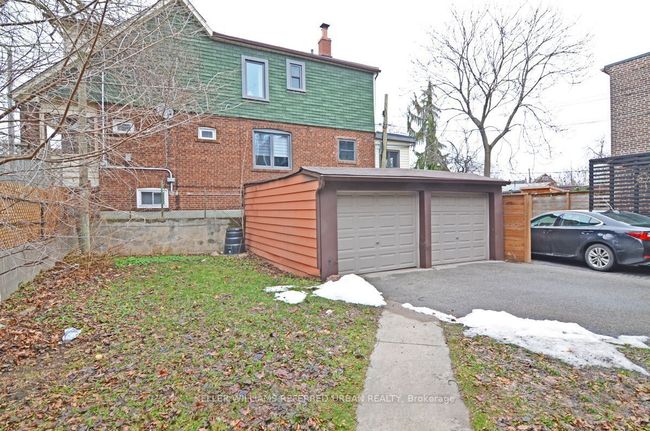UPPER - 4 Columbine Ave, House other with 4 bedrooms, 2 bathrooms and null parking in Toronto ON | Image 35