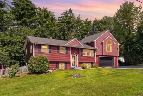 14 Briscoe Rd, Groveland, MA, 01834-1821 | Card Image