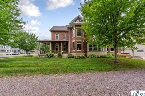 322 W Wheeler Ave, North Mankato, MN, 56003-3734 | Card Image