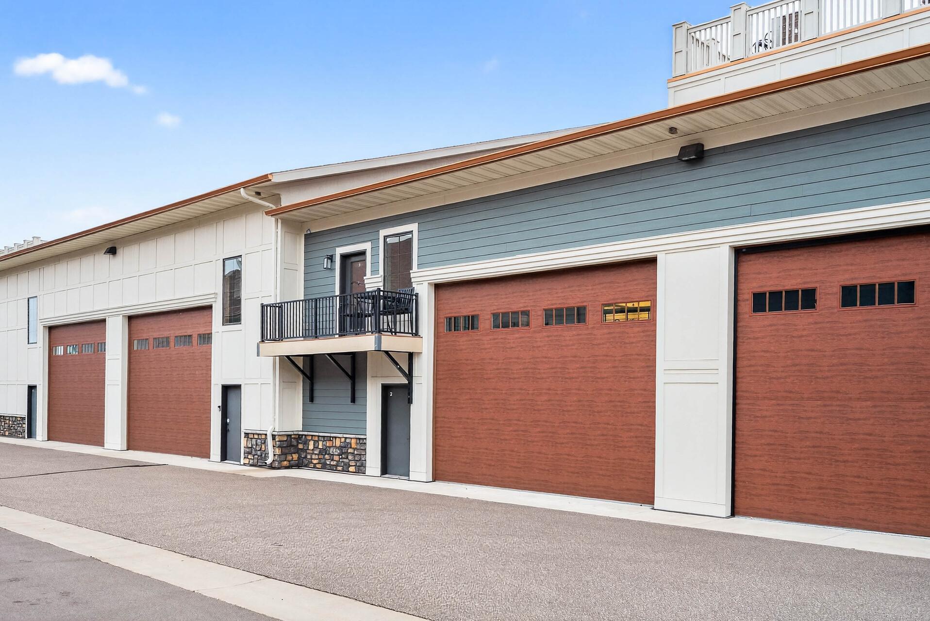 Commercial Sale in Medina 3