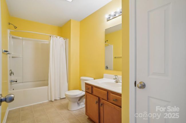 Upstairs bathroom | Image 33