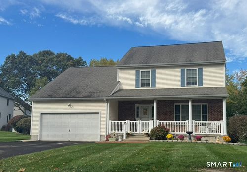 8 Hill St, East Haven, CT, 06512-3807 | Card Image