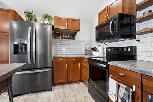 212 S Lake Dr Drive, Watertown, SD, 57201 | Card Image