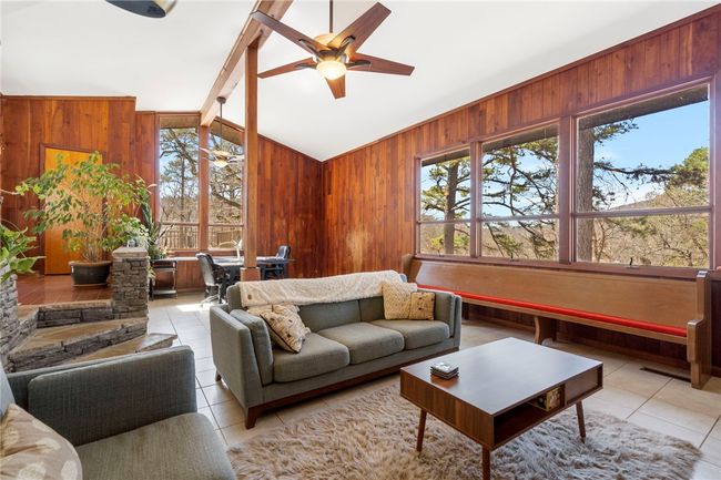 Main living area | Image 10