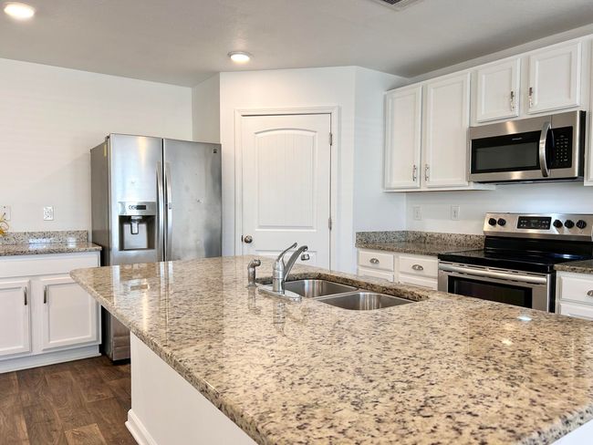 17 Kitchen | Image 18