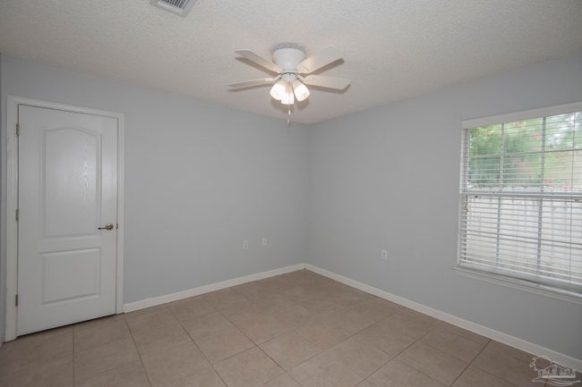 10091 Hillview Dr, House other with 3 bedrooms, 2 bathrooms and 2 parking in Pensacola FL | Image 5