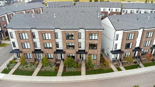 140 Discovery Drive Sw, Calgary, AB, T3H4N7 | Card Image