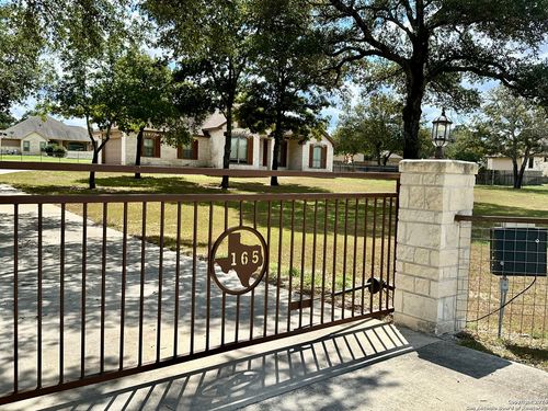 165 Copper Ridge Dr, La Vernia, TX, 78121-4794 | Card Image