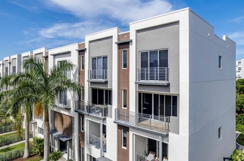unit-203-1044 Ne 18th Ave, Fort Lauderdale, FL, 33304-2540 | Card Image