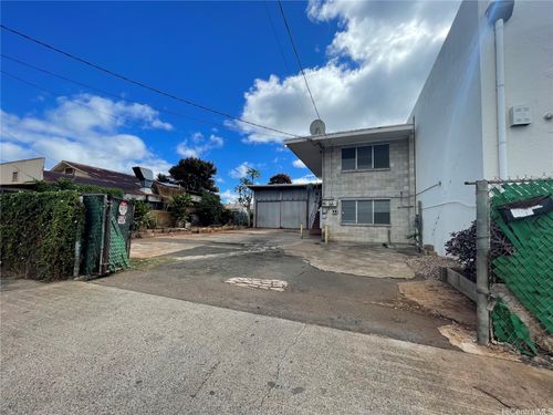 131 Mokauea St, Honolulu, HI, 96819-3106 | Card Image