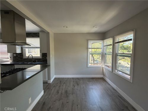 c-2852 Exposition Blvd, Santa Monica, CA, 90404-5075 | Card Image