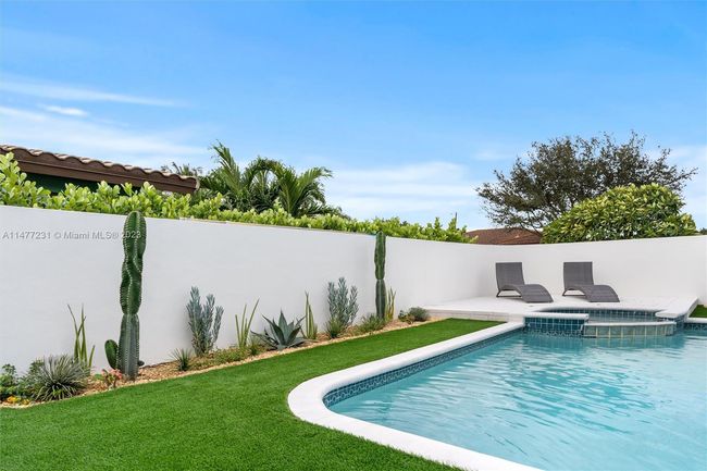 5900 Ne 21 St Ave, House other with 4 bedrooms, 3 bathrooms and null parking in Fort Lauderdale FL | Image 6