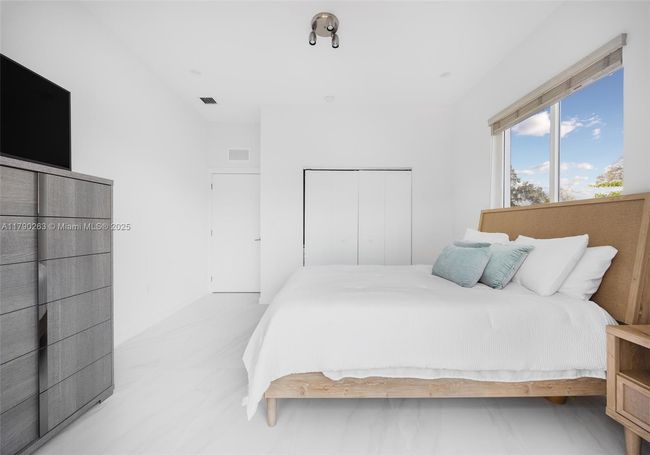 3648 Oak Ave, House other with 3 bedrooms, 3 bathrooms and null parking in Coconut Grove FL | Image 25