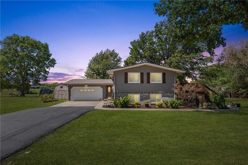 1679 Cr 3950, Coffeyville, KS, 67337-9468 | Card Image