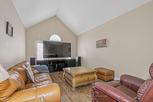 30 Wigston Crt, House other with 4 bedrooms, 3 bathrooms and 4 parking in Whitby ON | Image 7