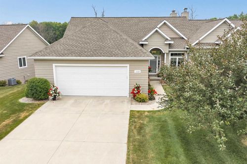1665 Remington Ridge Way, LEDGEVIEW, WI, 54115 | Card Image