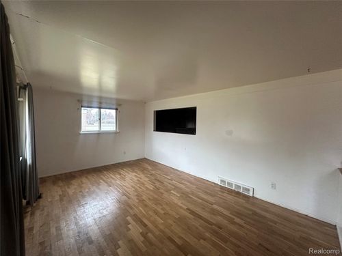 29021 Van Laan Dr, Warren, MI, 48092-2230 | Card Image