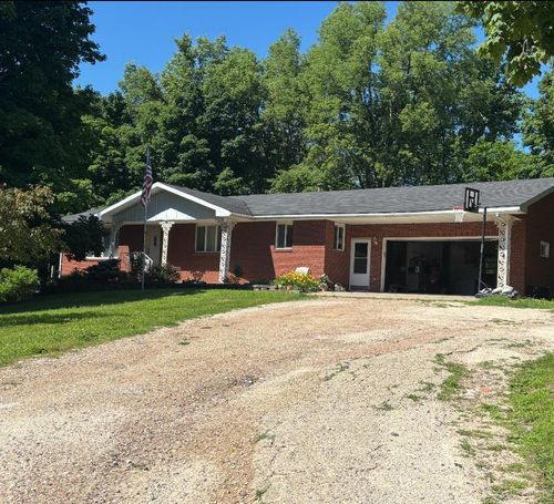 319 Lake Aires Rd, Fairmont, MN, 56031-2413 | Card Image