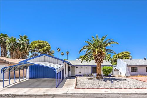 4025 Clear View Dr, Las Vegas, NV, 89121-4722 | Card Image