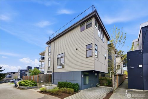 b-4106 Linden Ave N, Seattle, WA, 98103-7815 | Card Image